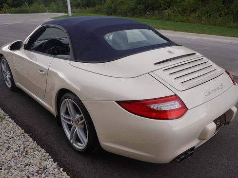 Used 2010 Porsche 911 Carrera S Cabriolet RWD image 16