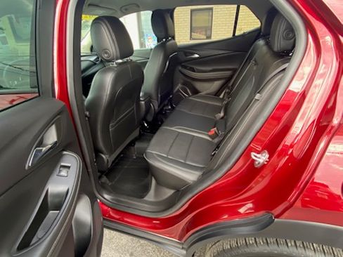 Used 2023 Buick Encore GX AWD Essence image 23