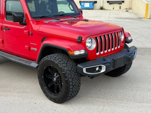Used 2019 Jeep Wrangler 4WD Unlimited Sahara image 60