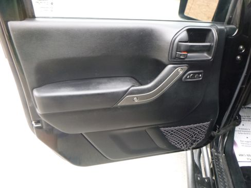 Used 2015 Jeep Wrangler Sport image 16
