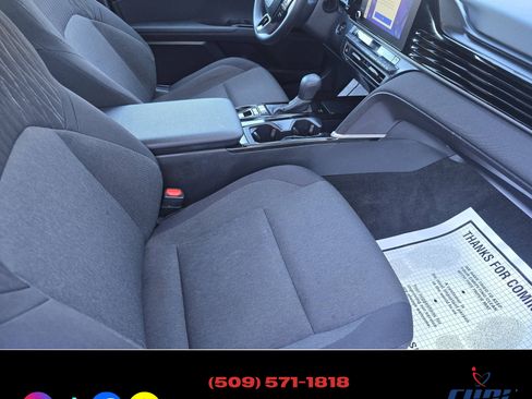 Used 2025 Toyota Camry LE image 22