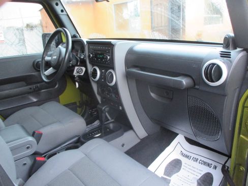 Used 2008 Jeep Wrangler Unlimited Sahara image 3