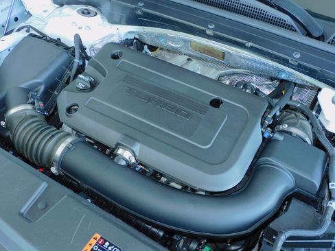 Used 2023 Buick Envision FWD Essence image 14