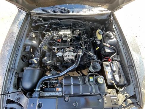 Used 2001 Ford Mustang GT Deluxe image 17