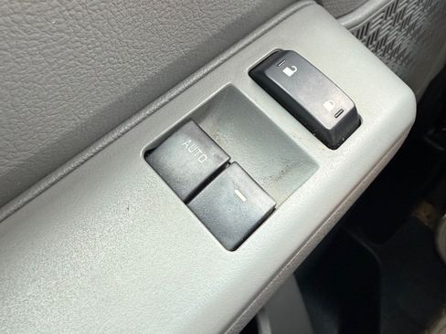 Used 2011 Ford E-250 and Econoline 250 image 10