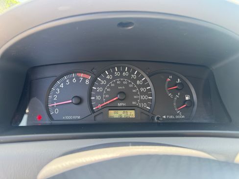 Used 2005 Toyota Corolla CE FWD image 25