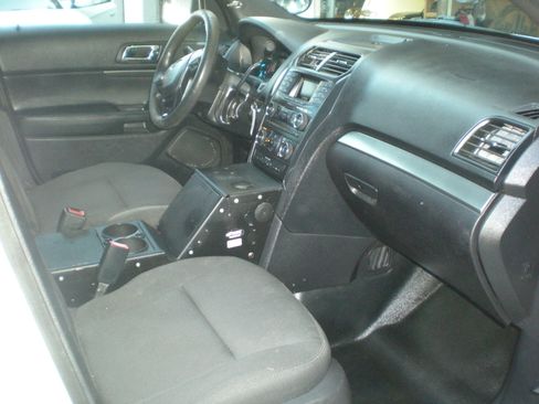 Used 2017 Ford Explorer 4WD Police Interceptor image 5