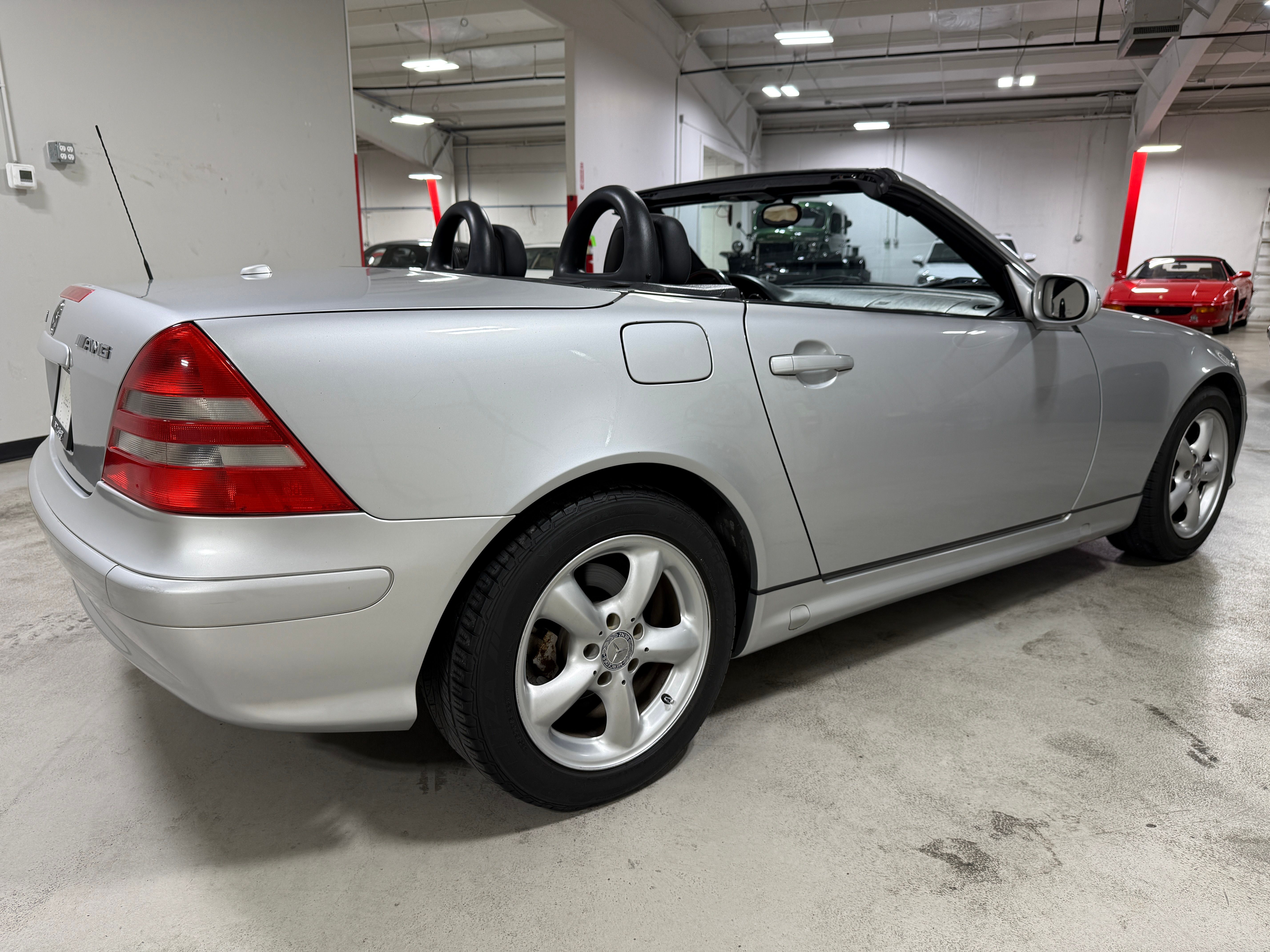 Used 2001 Mercedes-Benz SLK 320 image 4