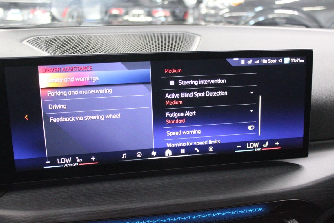 Used 2025 BMW i4 eDrive40 RWD image 23