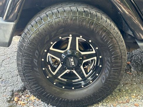 Used 2013 Jeep Wrangler 4WD Unlimited Sahara image 26