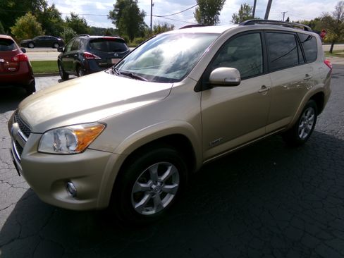 Used 2009 Toyota RAV4 Limited image 1