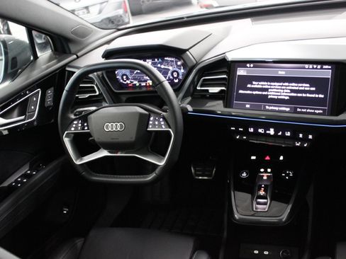 Used 2024 Audi Q4 e-tron quattro Premium Plus Sportback AWD/4WD image 39