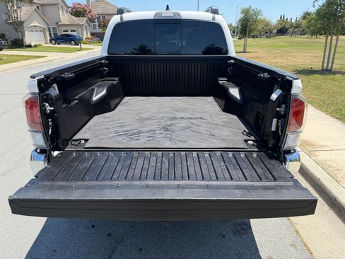 Used 2023 Toyota Tacoma 4x4 TRD Off-Road image 19