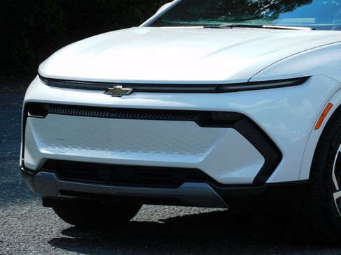 Used 2024 Chevrolet Equinox EV LT image 10