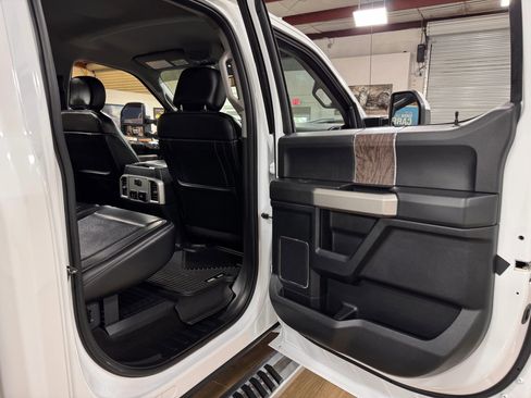 Used 2018 Ford F250 Lariat image 18