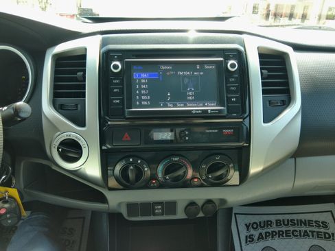 Used 2014 Toyota Tacoma SR5 image 50