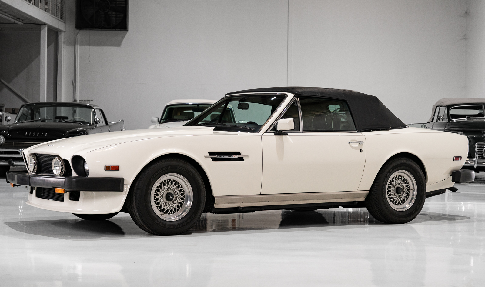 Used 1988 Aston Martin V8 Vantage RWD image 2