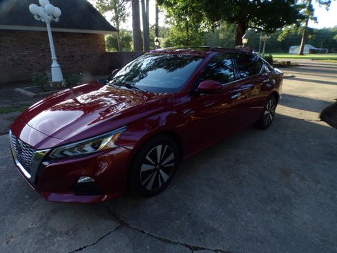 Used 2019 Nissan Altima 2.5 SV AWD image 2