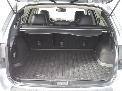 Used 2015 Subaru Outback 2.5i Premium image 11