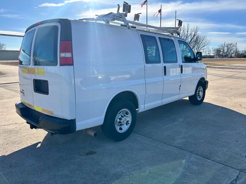 Used 2013 Chevrolet Express 2500 image 5
