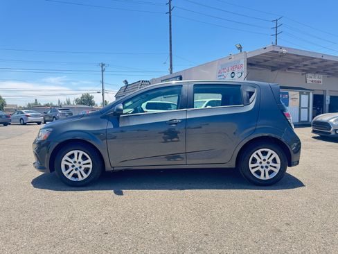 Used 2020 Chevrolet Sonic LT Hatchback FWD image 4