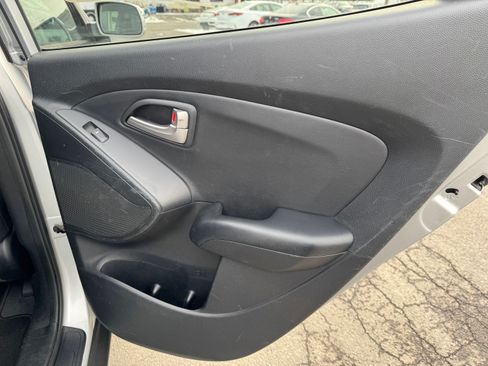 Used 2013 Hyundai Tucson GLS image 17