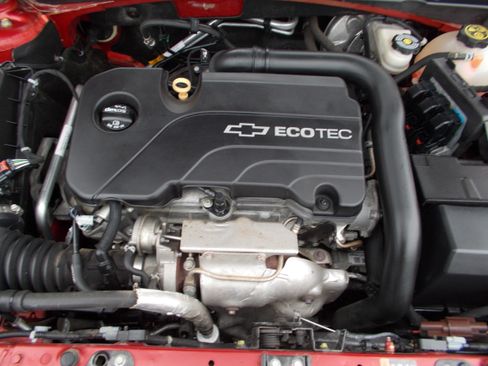 Used 2016 Chevrolet Malibu LT image 13