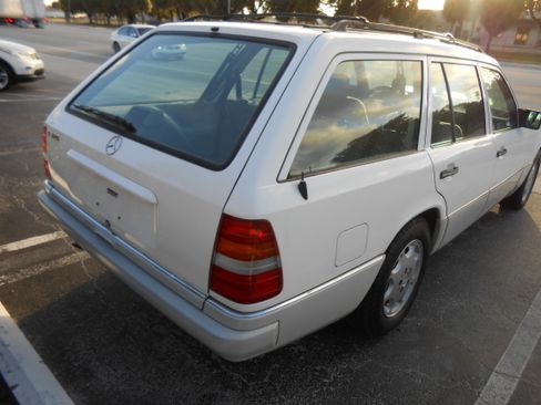Used 1994 Mercedes-Benz E 320 image 5