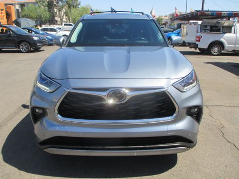 Used 2021 Toyota Highlander AWD Platinum V6 image 20