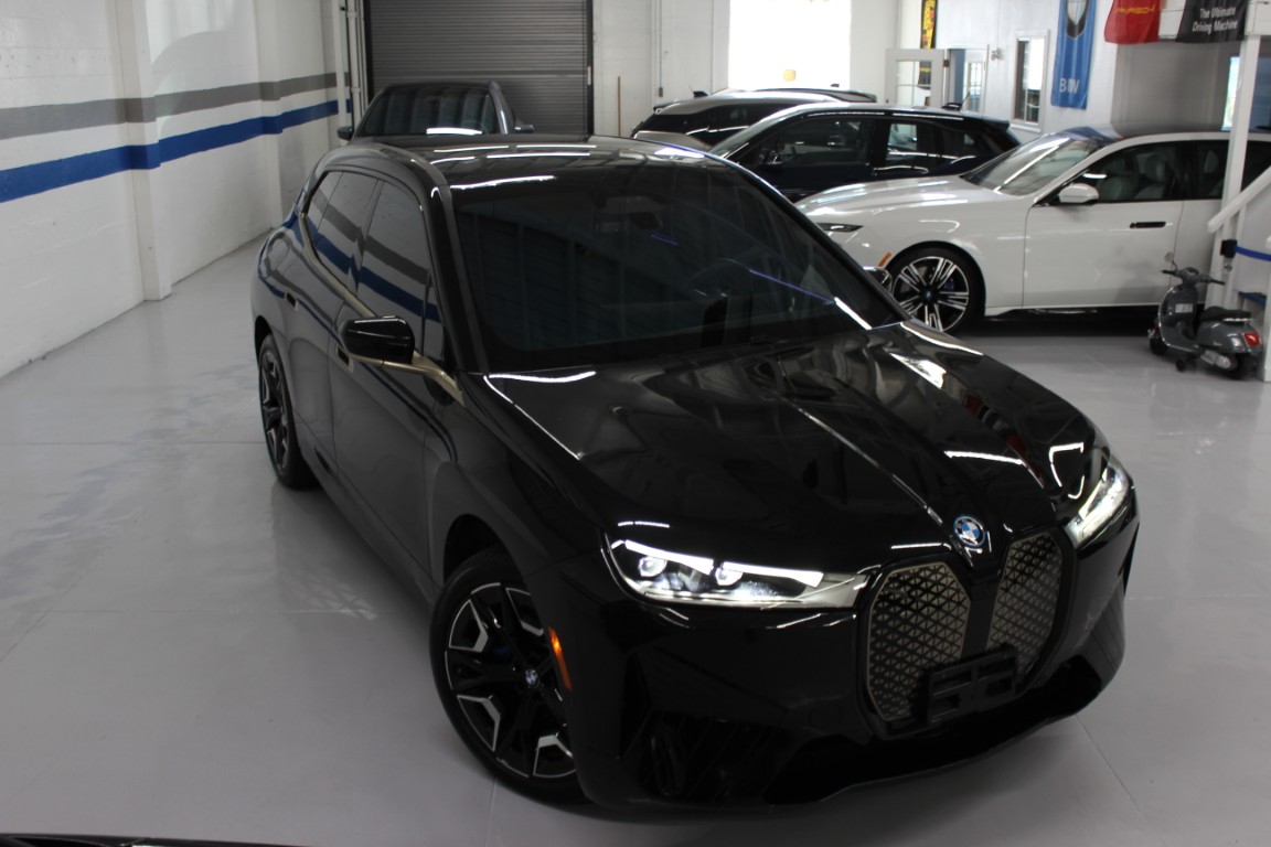 Used 2024 BMW iX xDrive50 AWD/4WD image 12