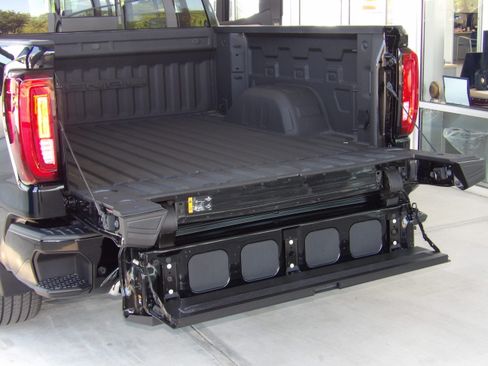 Used 2024 GMC Sierra 1500 Denali image 16