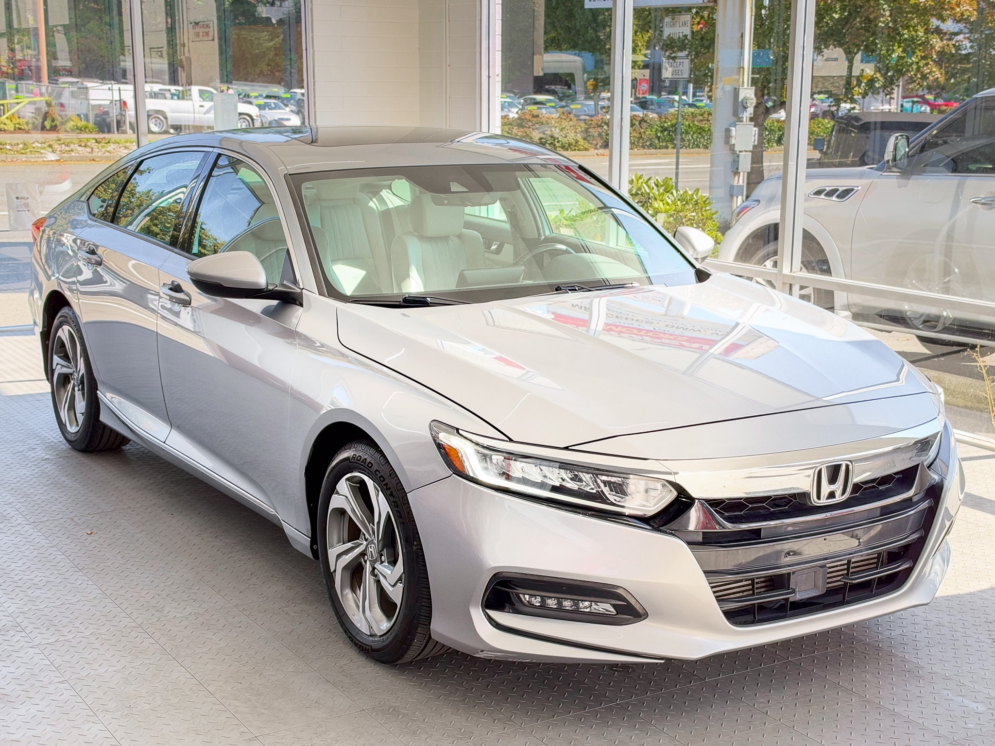 Used 2018 Honda Accord 2.0T EX-L image 1