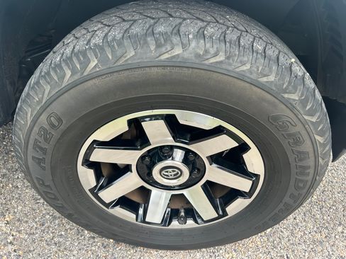 Used 2019 Toyota Tacoma 2WD Access Cab image 16