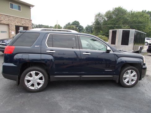 Used 2017 GMC Terrain AWD SLT image 4