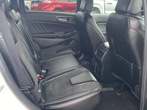 Used 2022 Ford Edge AWD ST image 12