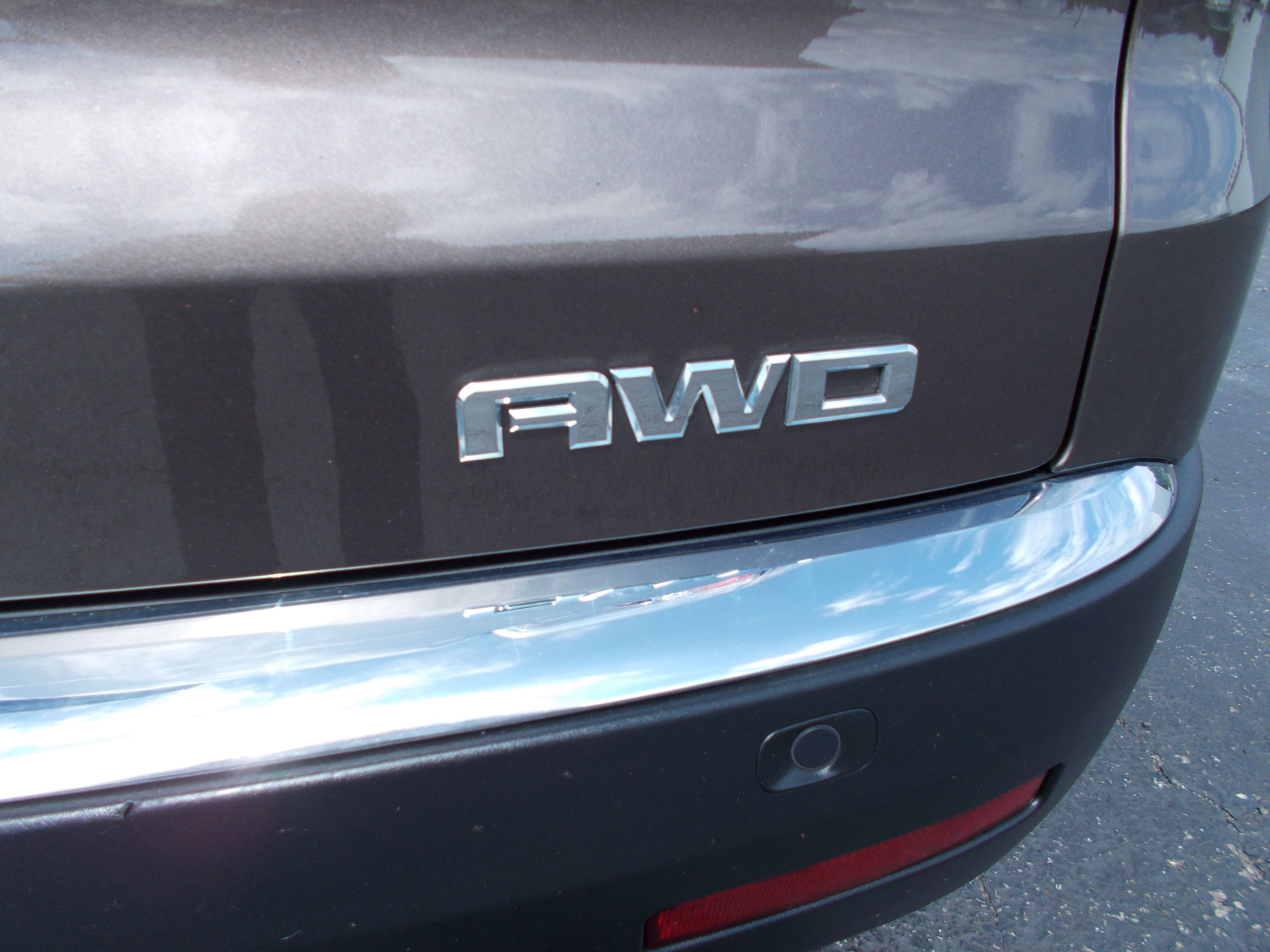 Used 2012 GMC Acadia AWD SLE image 7