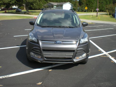 Used 2016 Ford Escape 4WD SE image 2