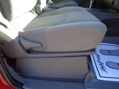 Used 2008 Nissan Frontier SE image 38