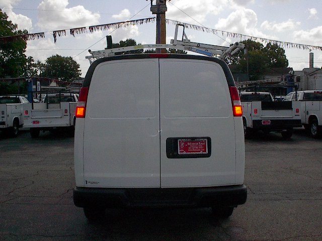 Used 2020 Chevrolet Express 3500 UNAVAIL RWD image 5