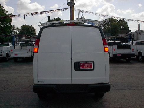 Used 2020 Chevrolet Express 3500 UNAVAIL RWD image 5