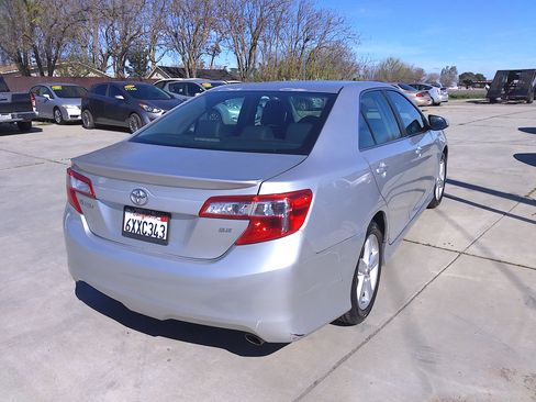 Used 2012 Toyota Camry SE image 4
