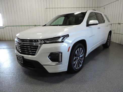 Used 2023 Chevrolet Traverse Premier image 1