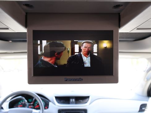 Used 2016 Chevrolet Traverse LTZ image 23