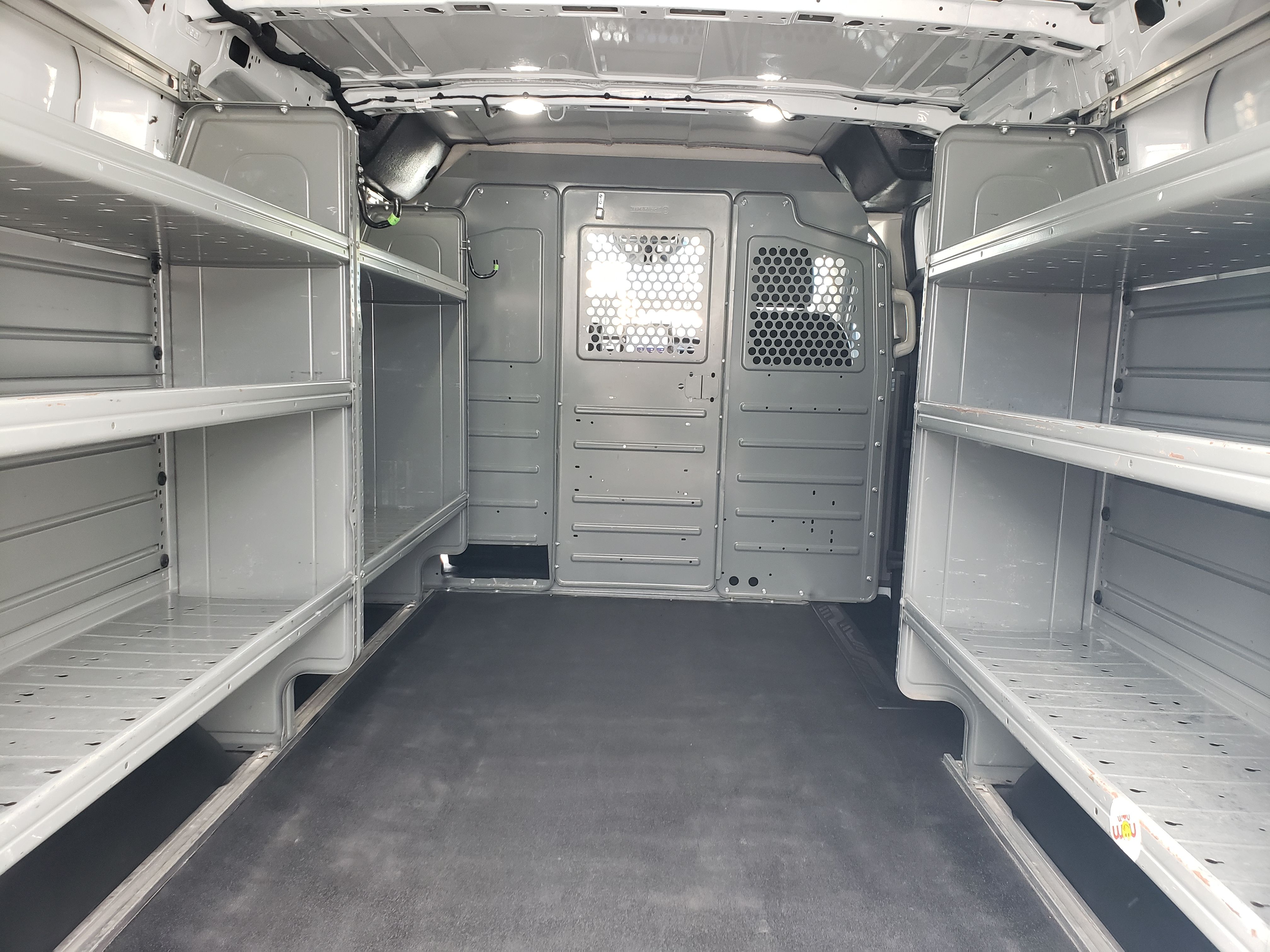 Used 2020 Ford Transit 150 Low Roof RWD image 5