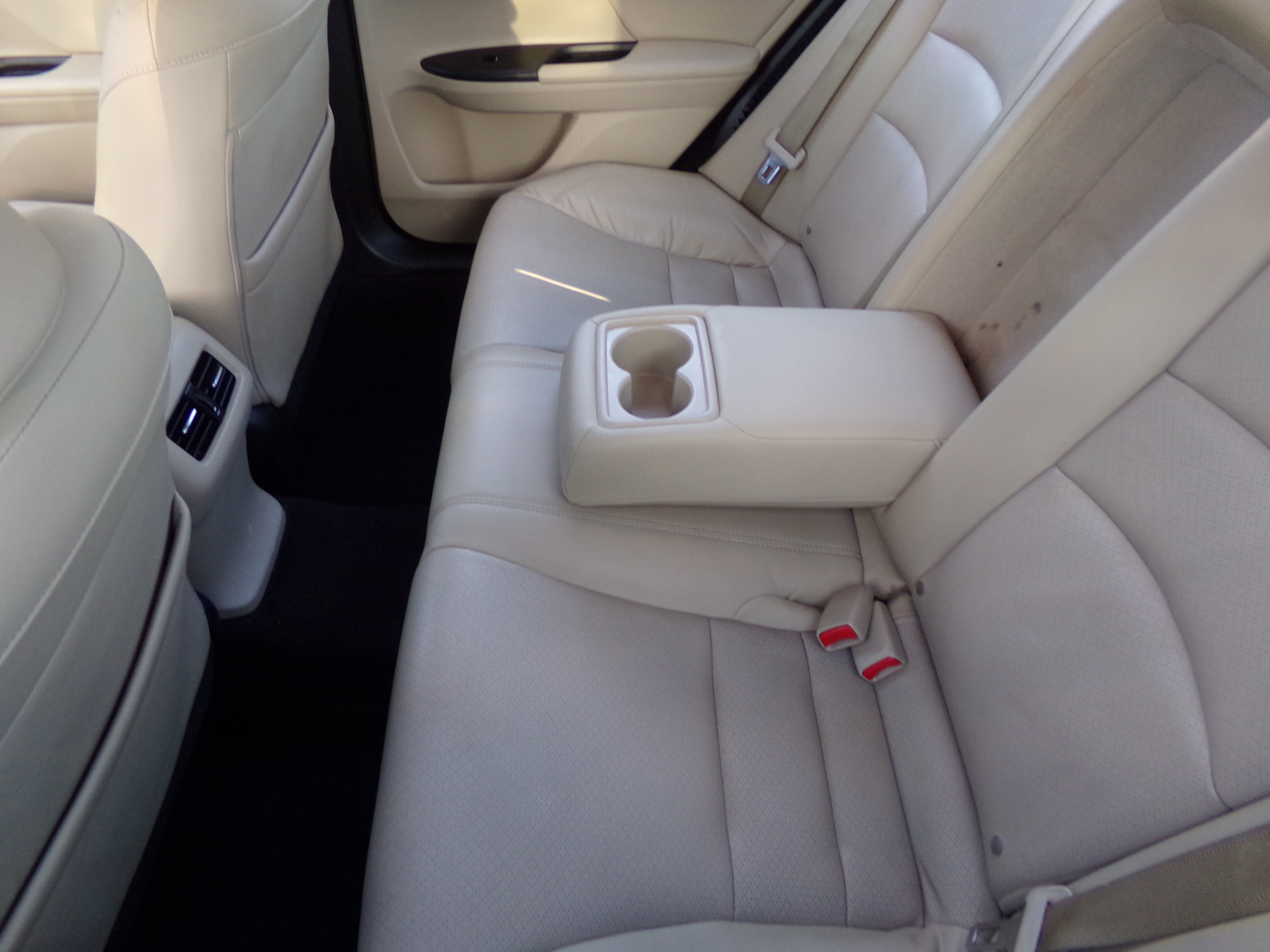 Used 2015 Honda Accord EX-L Hybrid Sedan image 15