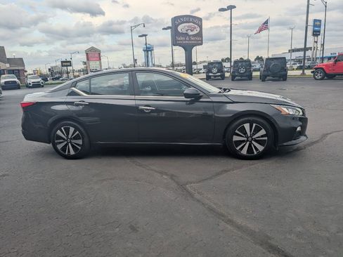 Used 2021 Nissan Altima 2.5 SV image 4