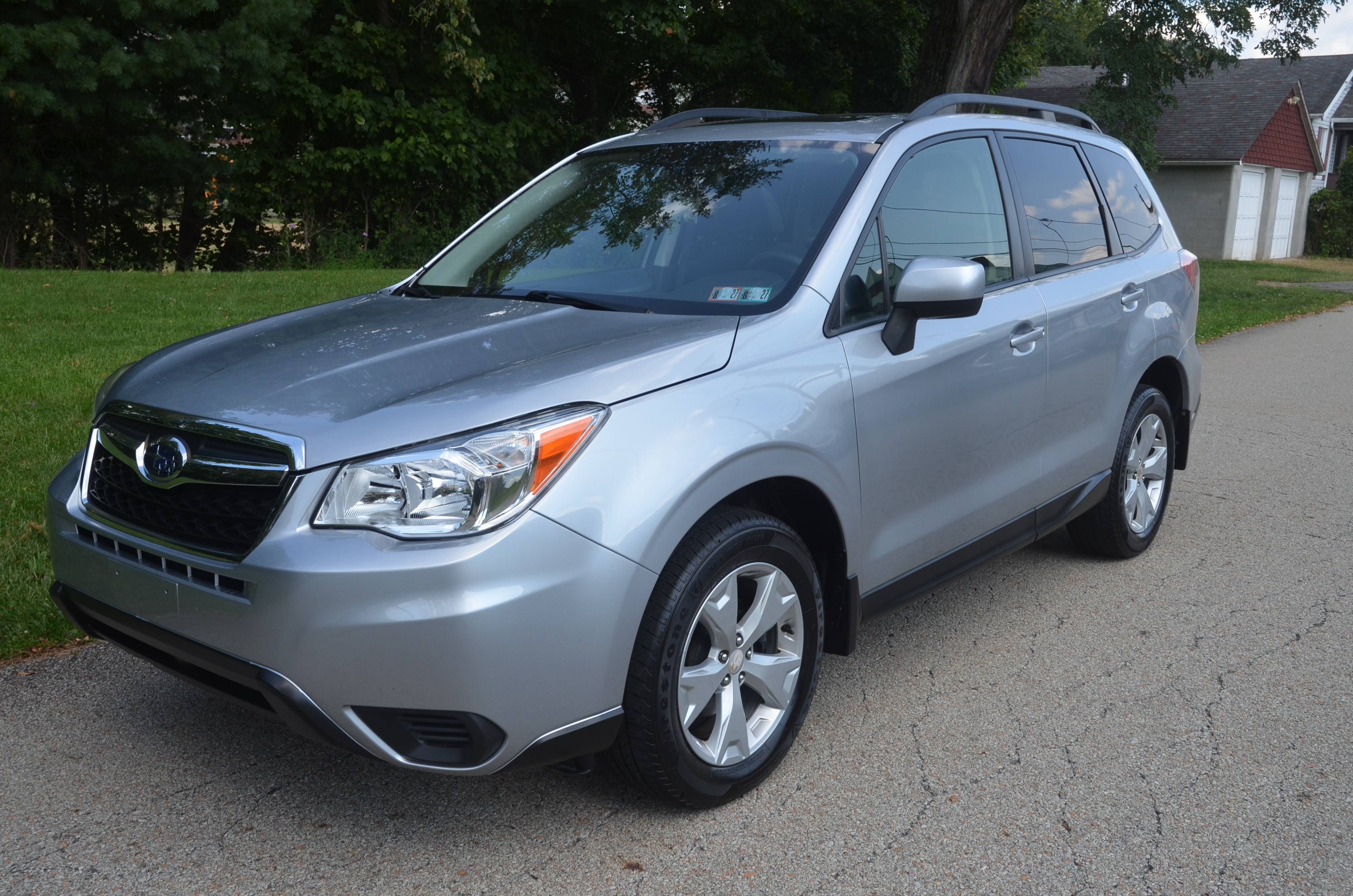 Used 2015 Subaru Forester 2.5i Premium AWD/4WD image 2