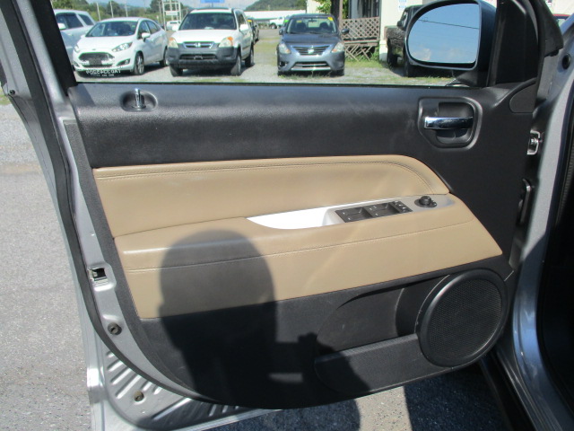 Used 2015 Jeep Compass 4WD Latitude image 21