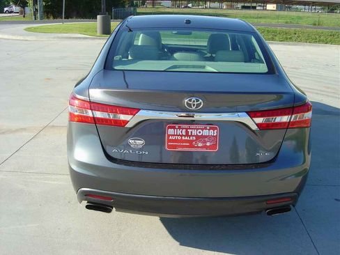 Used 2015 Toyota Avalon XLE image 3