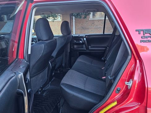 Used 2020 Toyota 4Runner image 13